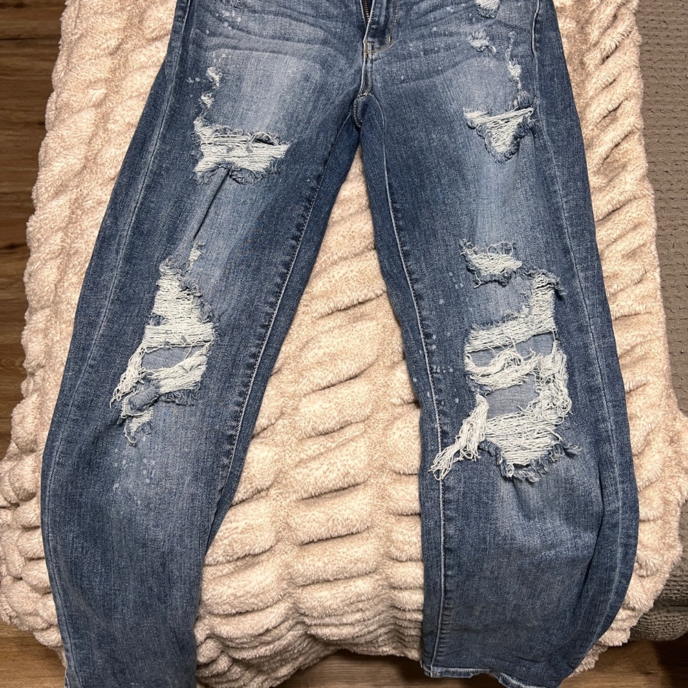 Judy Blue Boyfriend Jeans in Distressed Blue